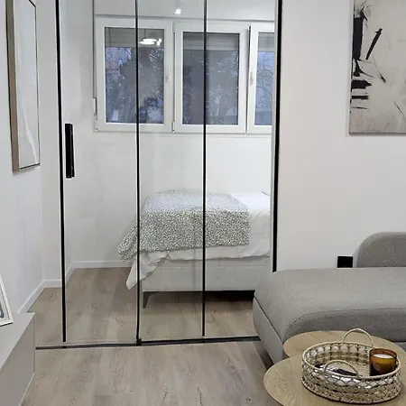 Modern Cozy In With Free Parking