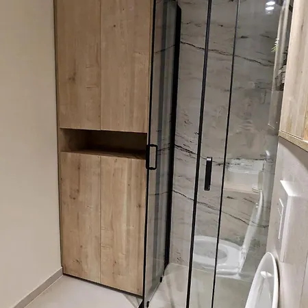 Modern Cozy In With Free Parking Apartment *