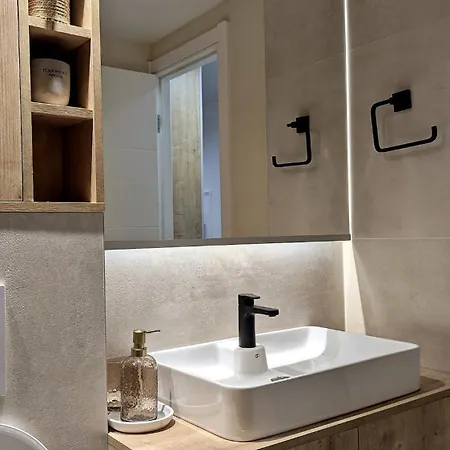 Apartmán Modern Cozy In With Free Parking *